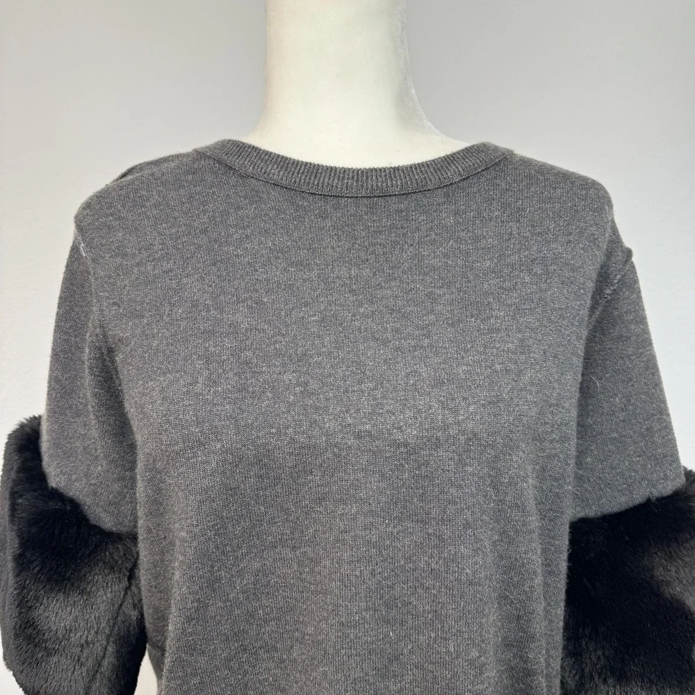 Michael Michael Kors Sweater‎ Womens Medium Gray Faux Fur Sleeve Trim Pullover